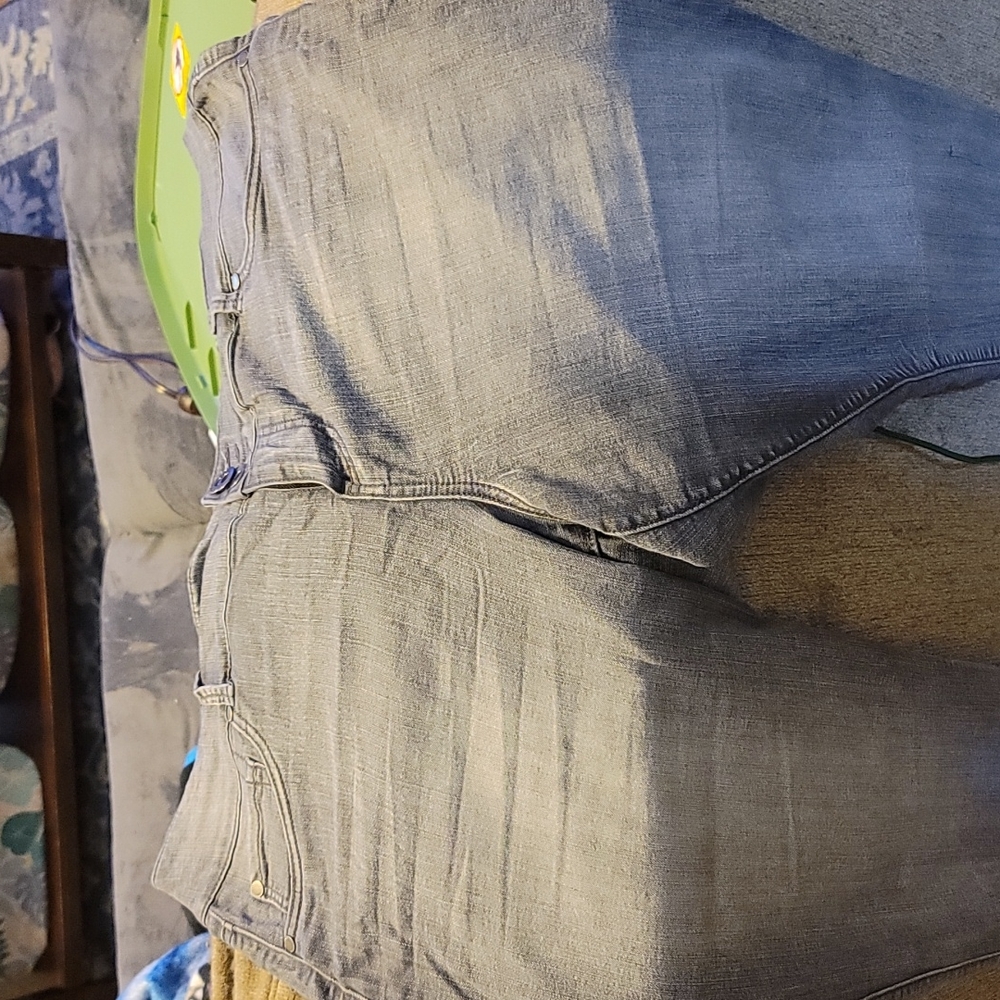 Torrid gray cropped jeggings. Good condition.  Size 20.